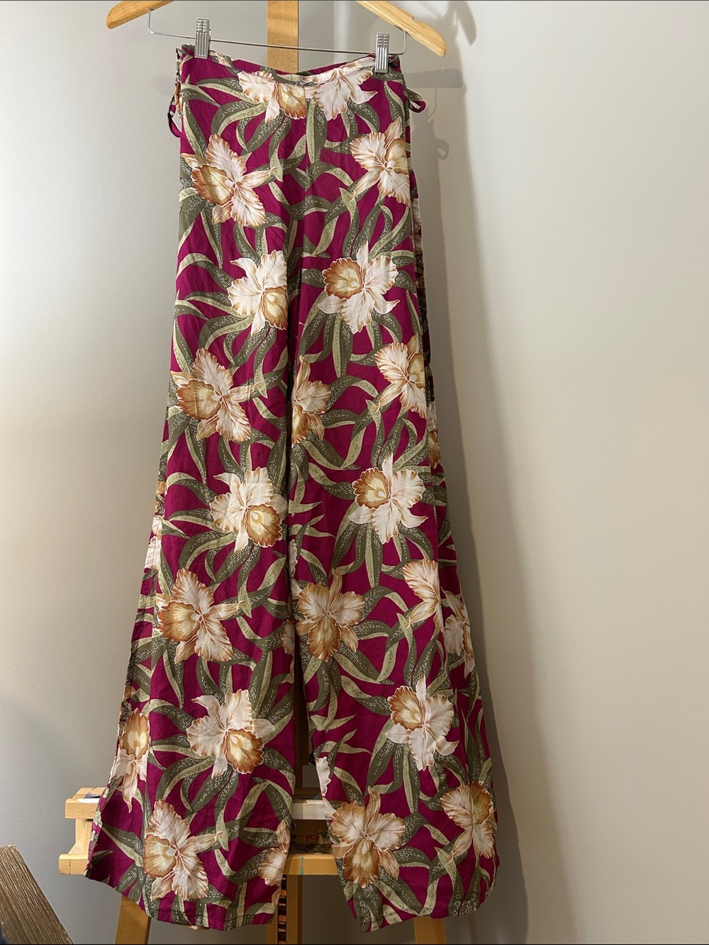 Floral Tie-Waist Pants in Wine and Cream O/S